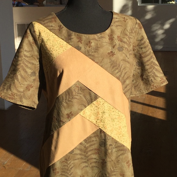 Handmade green and tan floral patchwork shirt sleeve dress - Picture 3 of 6